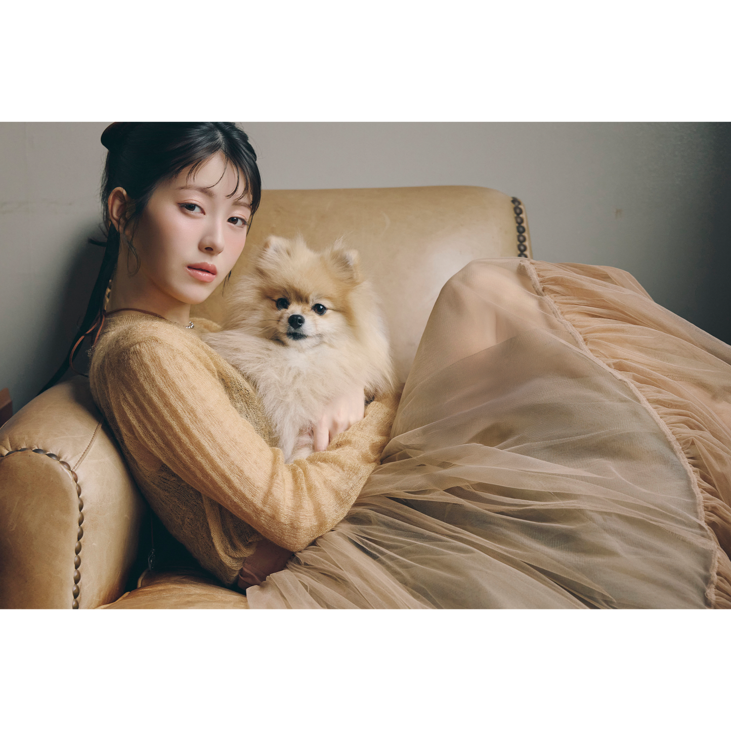 浜辺美波カレンダー　2026.04-2027.03（オフィシャルサイト限定表紙版）+ ポストカード2種セット